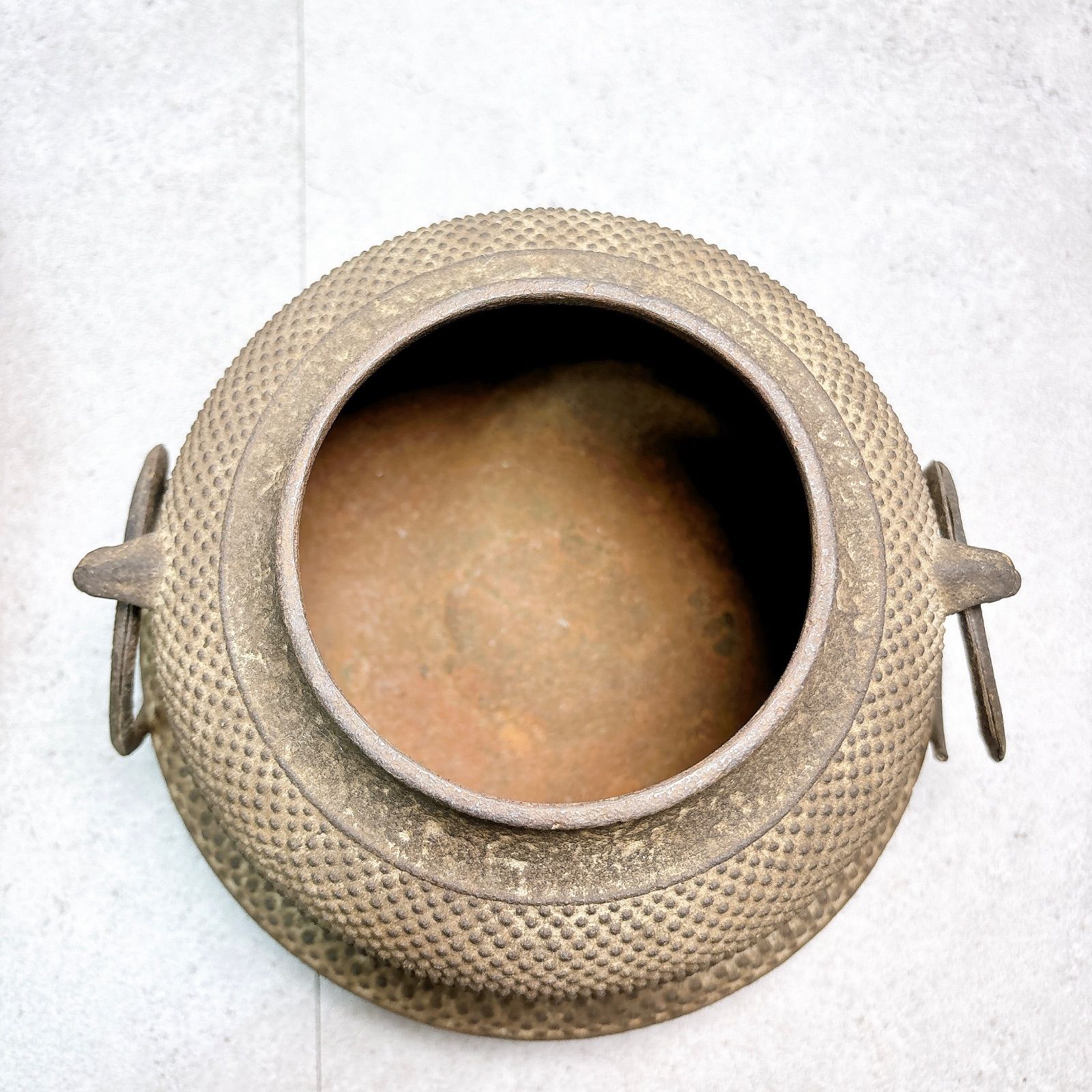 鉄製　風炉　茶道　茶道具　古道具　古家具　ビンテージ　アンティーク　レトロ 茶釜 風炉釜 風炉 茶道具 鉄製 茶道 炉釜 釜環付 蓋付 五徳不要 炉壇