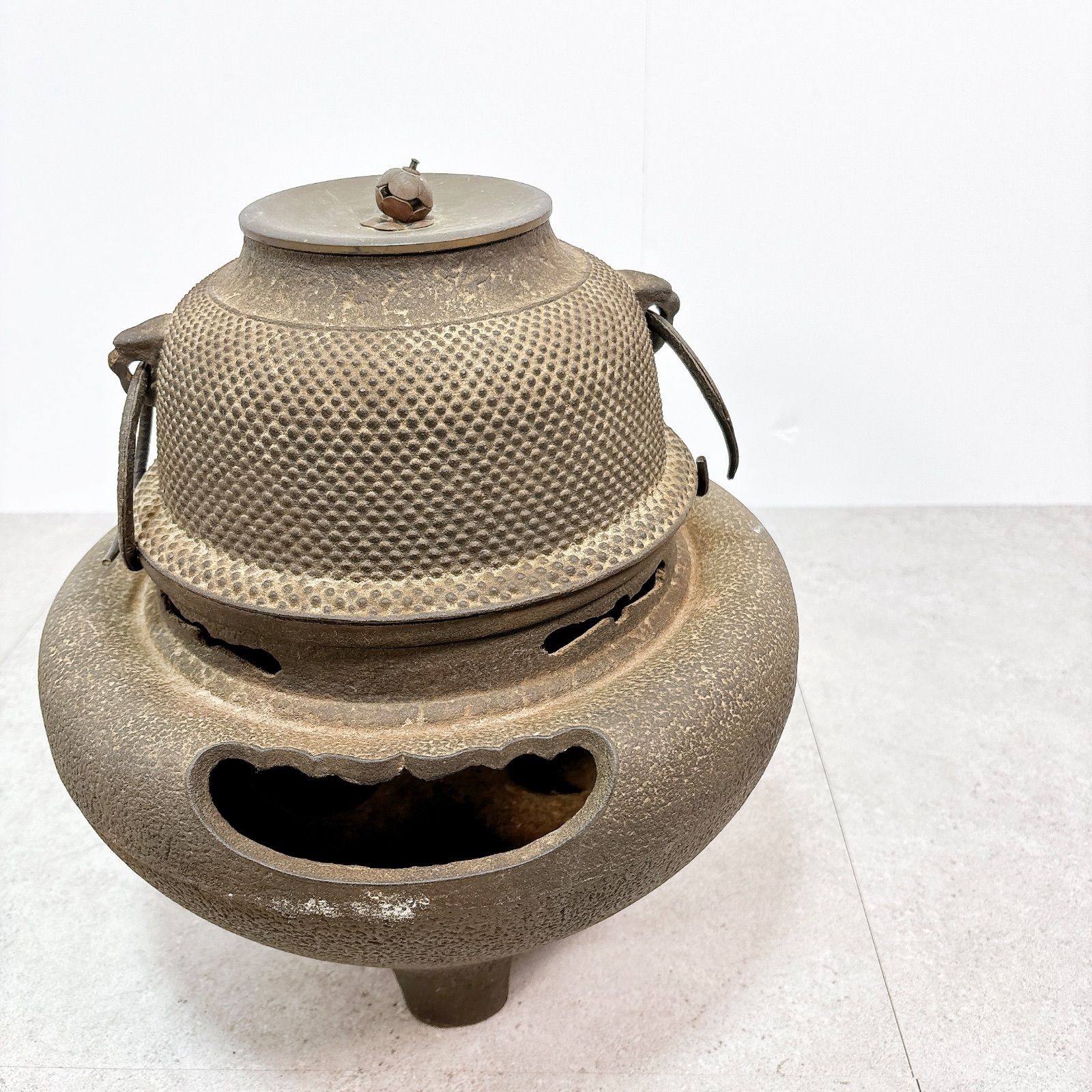 茶釜 風炉釜 風炉 茶道具 鉄製 茶道 炉釜 釜環付 蓋付 五徳不要 炉壇