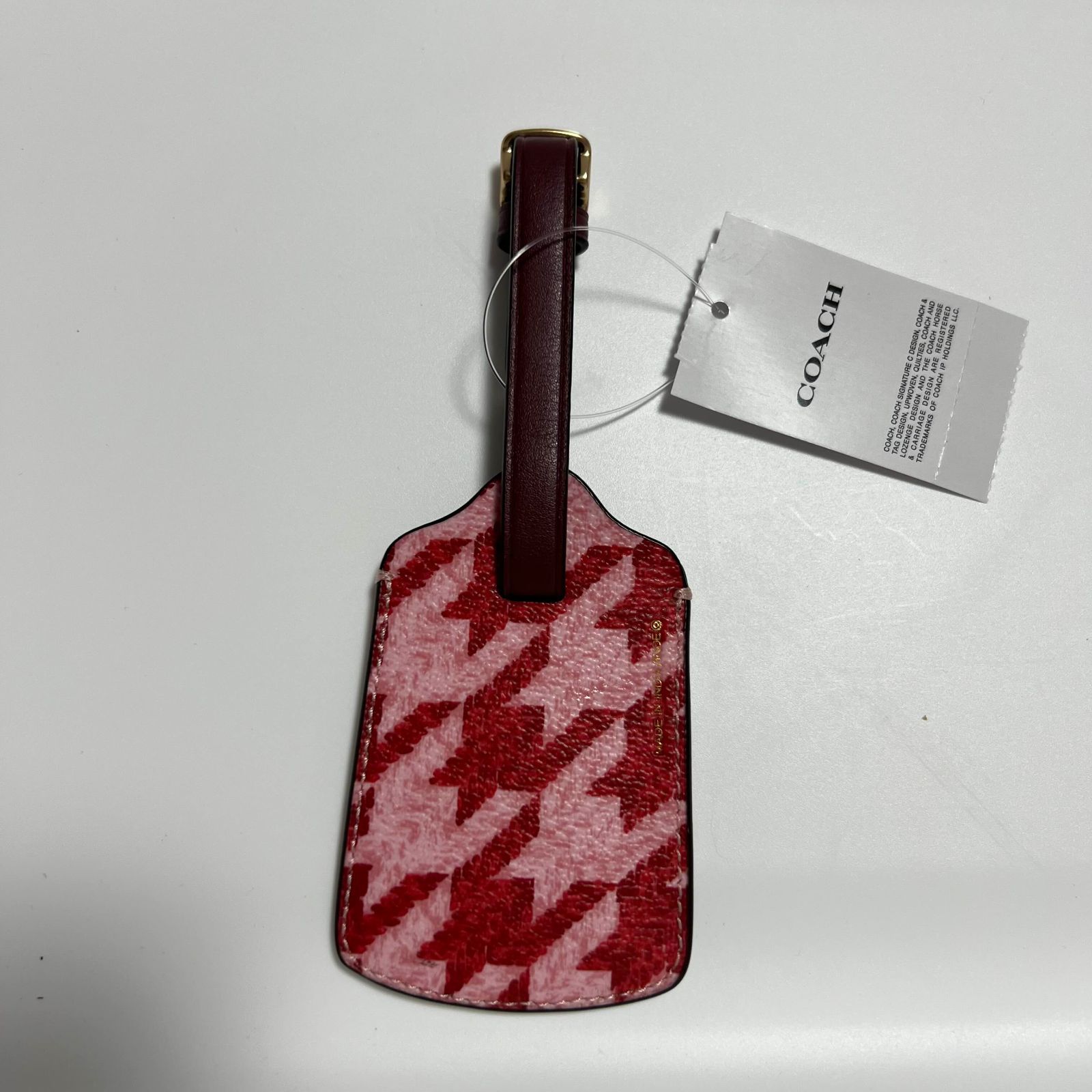COACH ラゲッジタグ 千鳥格子柄 Luggage Tag ピンク レッド コーチ ラゲッジタグ 千鳥格子柄 荷物タグ ピンク レッド 【公式通販】