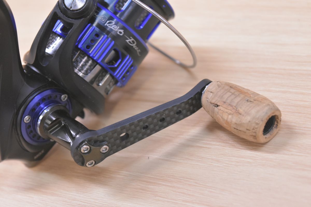 アブガルシア　レボMGX2500Sスピニングリール　Deez　SP　KIT付き アブガルシア レボ MGX2500S スピニングリール Abu Garcia Revo MGX