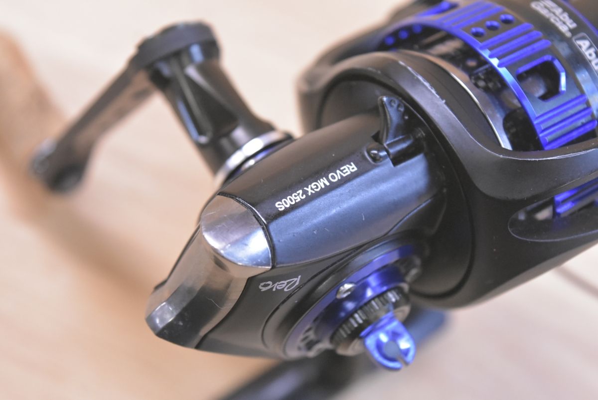 アブガルシア レボ MGX2500S スピニングリール Abu Garcia Revo MGX