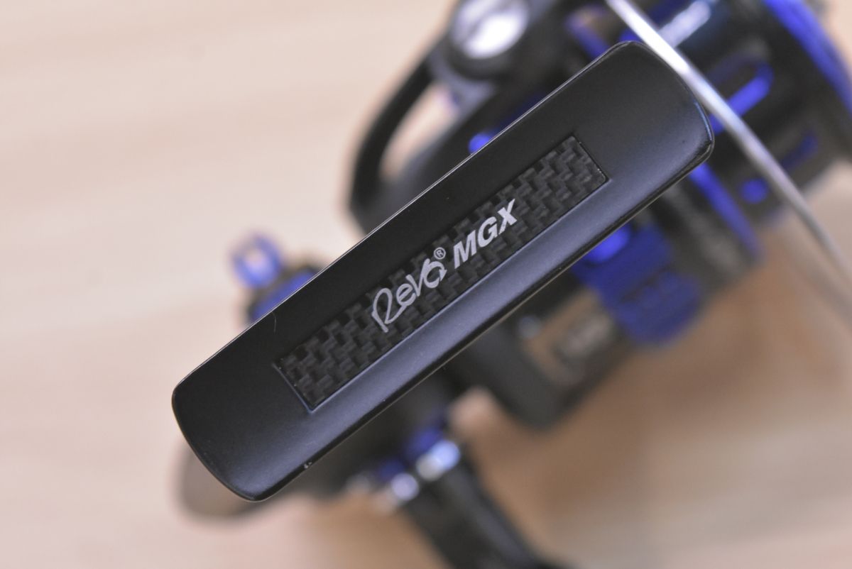 アブガルシア レボ MGX2500S スピニングリール Abu Garcia Revo MGX