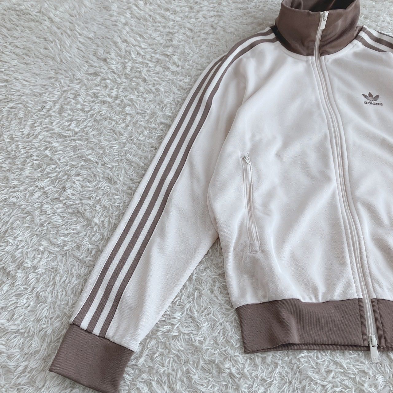 極美品！adidas アディダス トラックジャケット ライトベージュ モカ