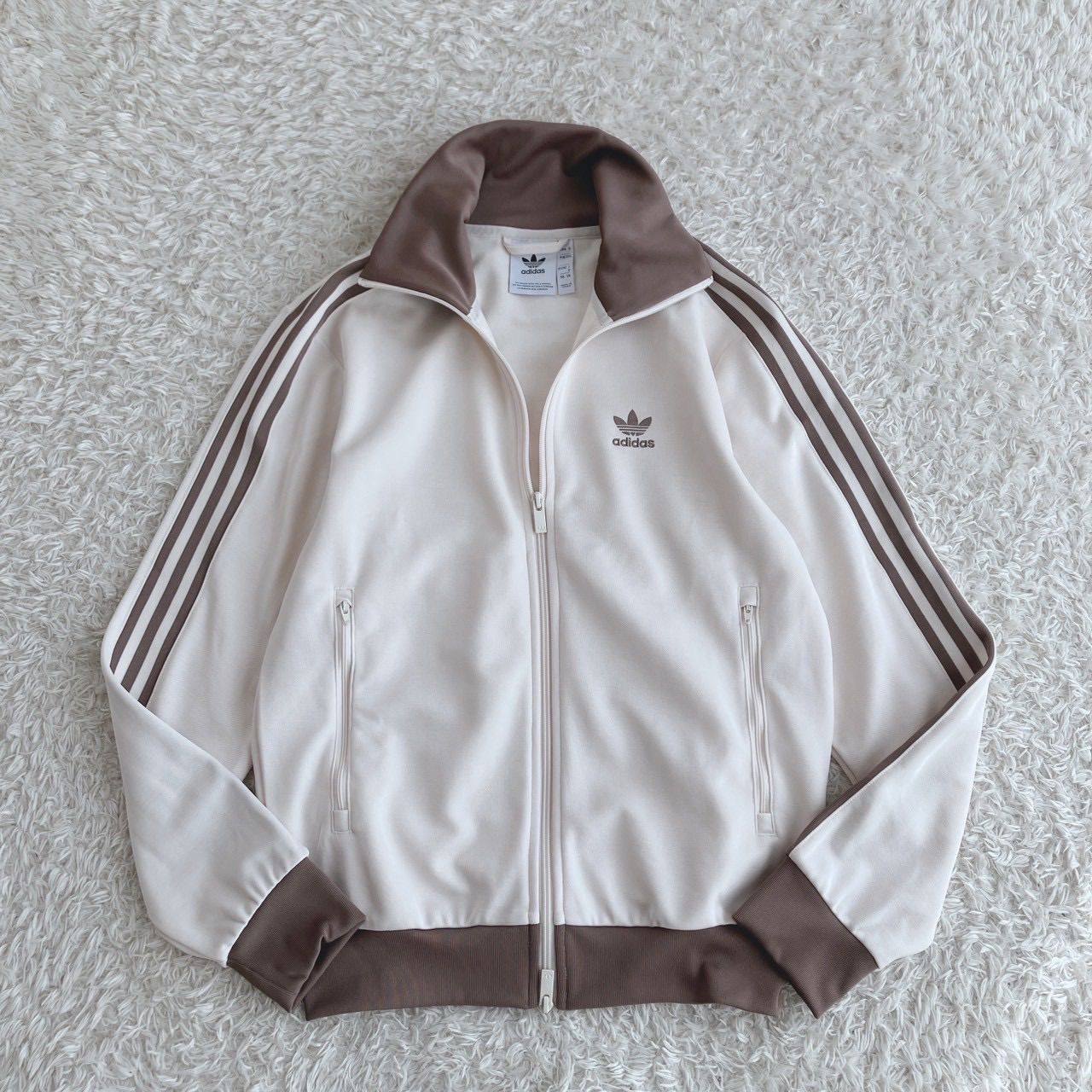 極美品！adidas アディダス トラックジャケット ライトベージュ モカ