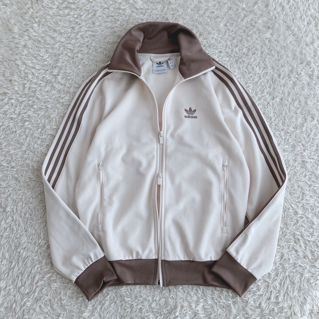 極美品！adidas アディダス トラックジャケット ライトベージュ モカ