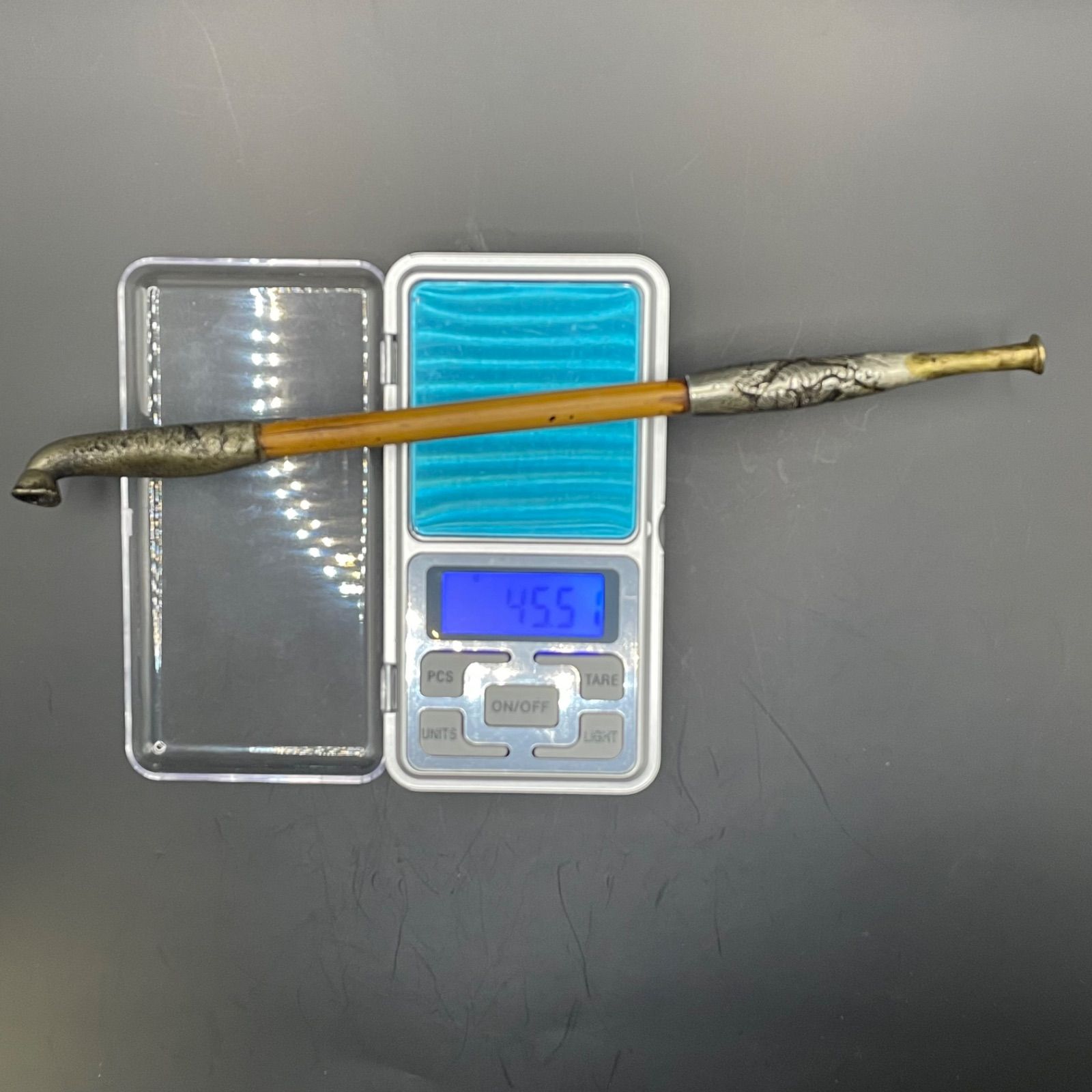 刻印あり】時代煙管 45.53g 重厚 彫金 金彩色 明治大正 刀装具職人技
