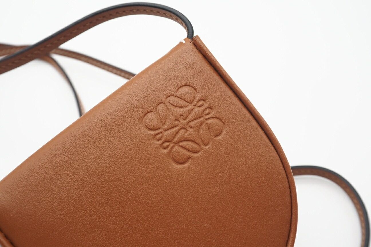 ☆3日以内返品可☆ 極美品 LOEWE ロエベ アナグラム ヒールポーチ ミニ 