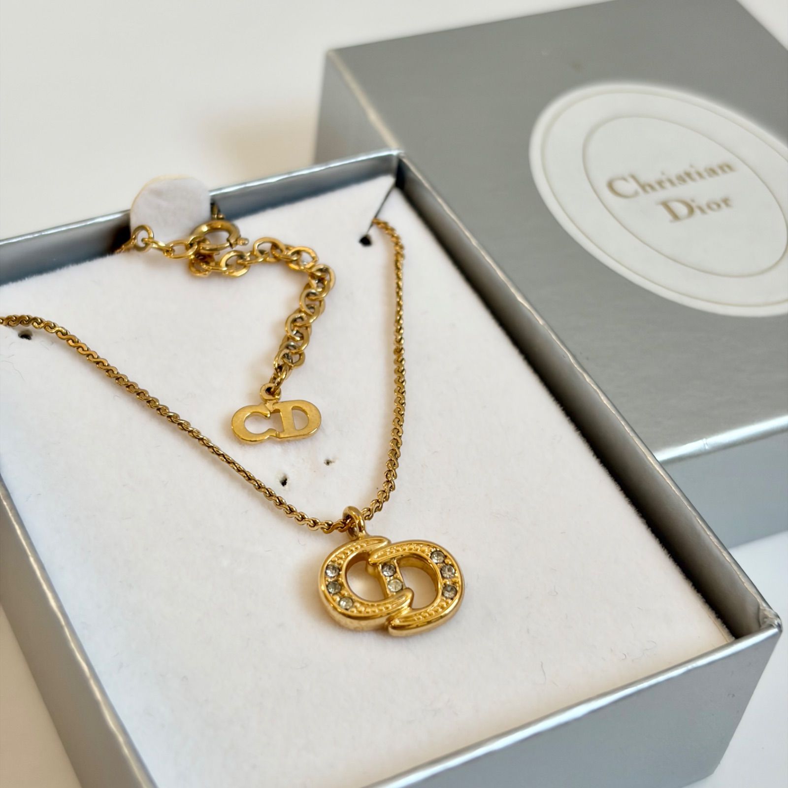 Dior】CD ロゴ ラインストーン ネックレス ゴールド クリスチャン