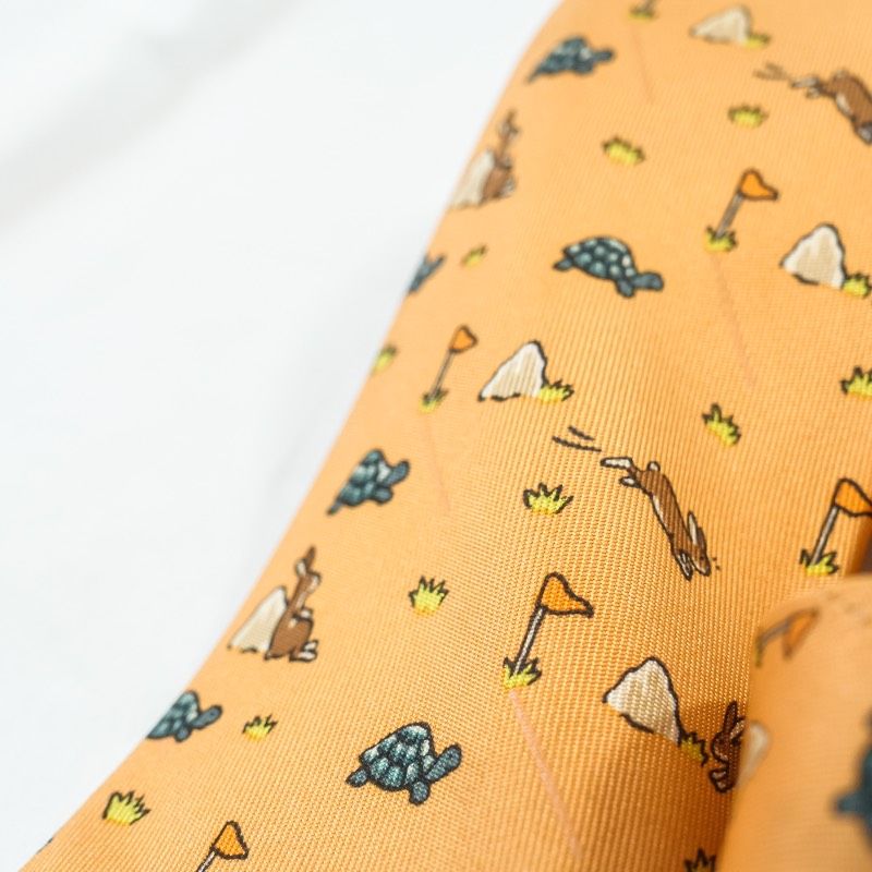 HERMES エルメス ネクタイ シルク100% 総柄 ウサギ 亀 うさぎとかめ