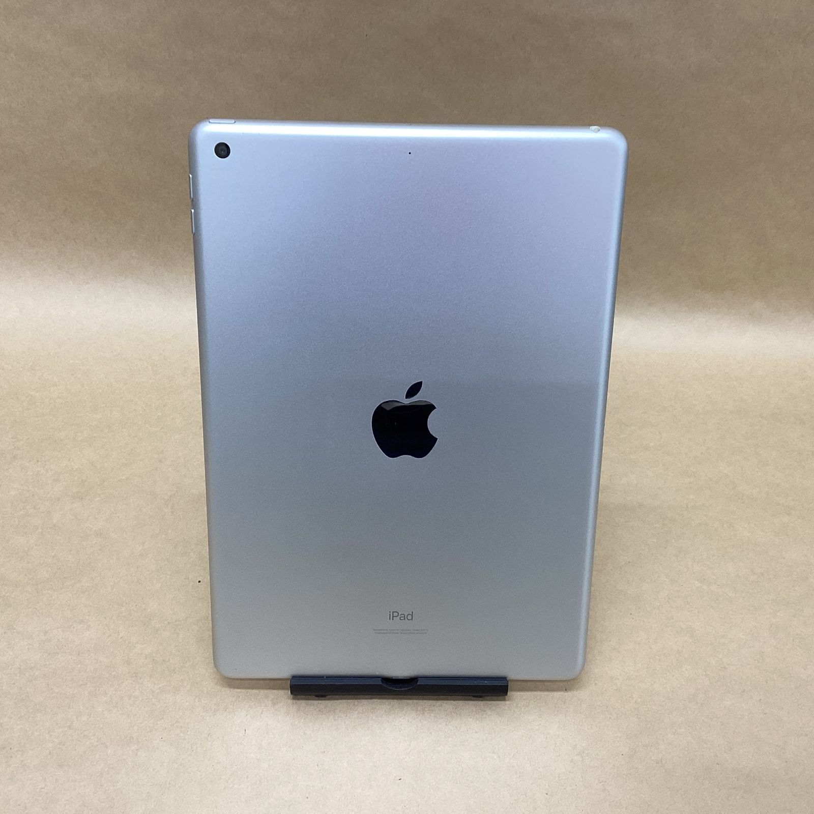 iPad 第8世代 32GB シルバー 中古 Wifi 2020 - メルカリ