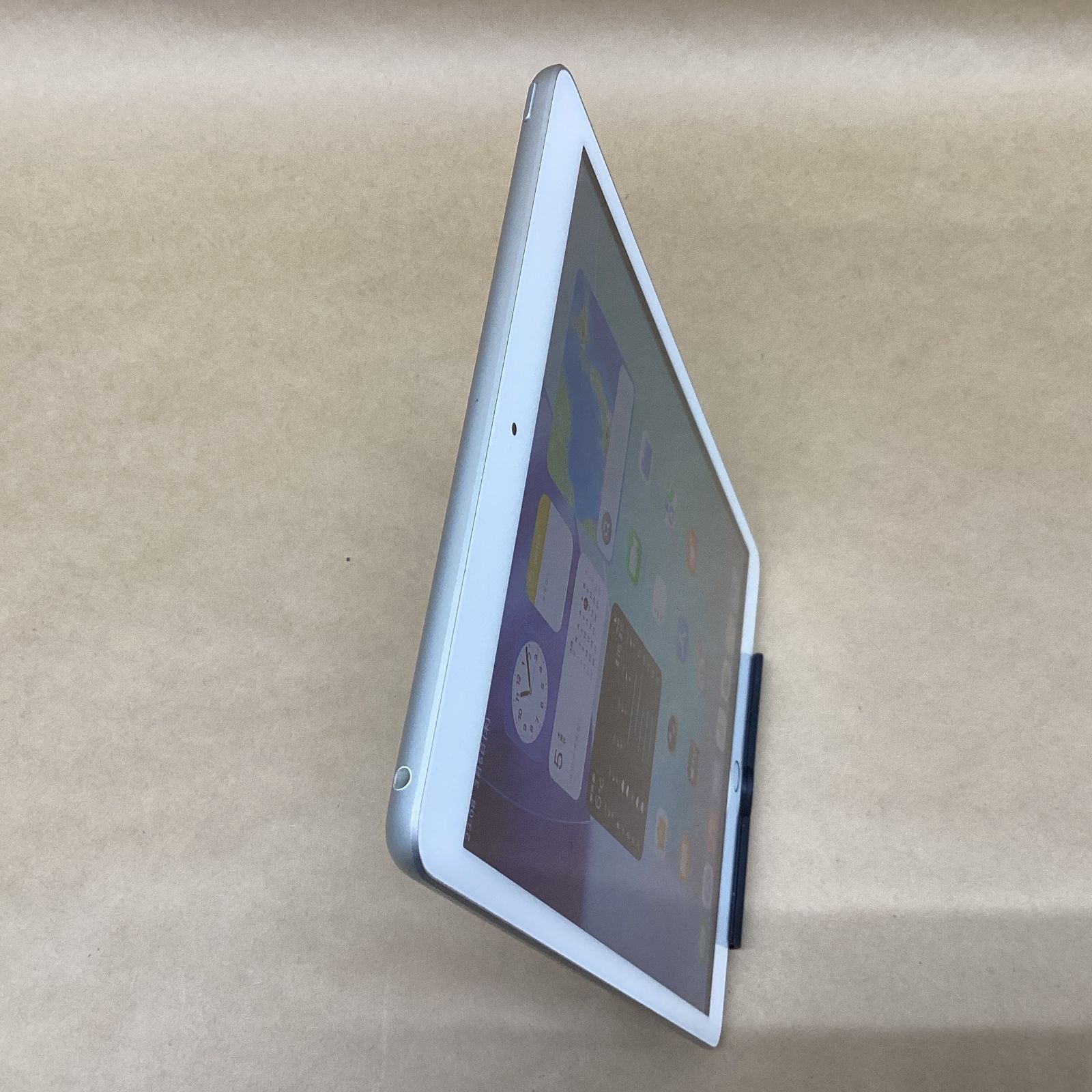 【中古】iPad 第8世代　32GB シルバー　A2270 2020年 iPad 第8世代 32GB シルバー 中古 Wifi 2020 - メルカリ
