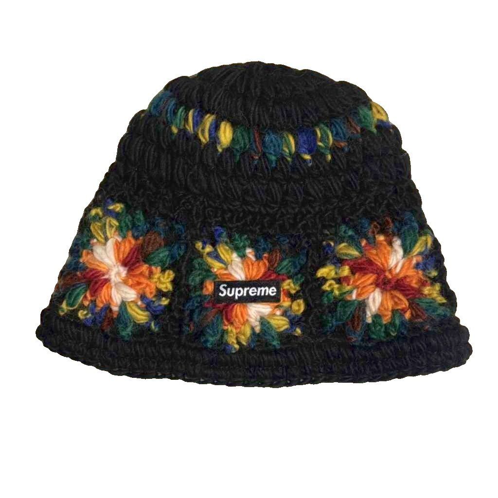 Supreme 花柄刺繍 ニット帽 黒 Supreme 花柄刺繍 ニット帽 黒 NEW ERA -