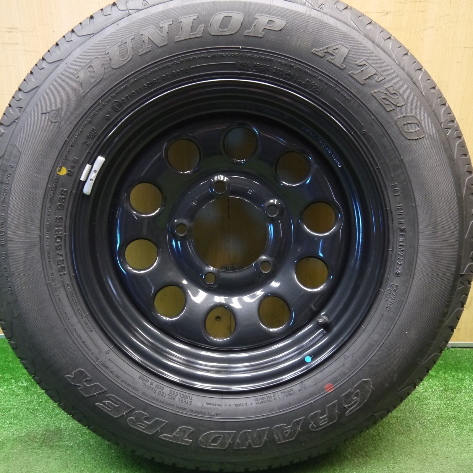 スズキ　ジムニー　新車外し　ダンロップ　グランドトレック　195/80Ｒ15 スズキ ジムニー 新車外し ダンロップ グランドトレック 195/80R15