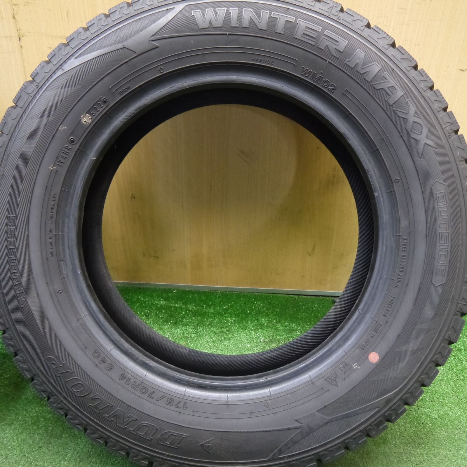 バリ溝！22年！9.5分☆スタッドレス 175/70R14 ダンロップ ウインター 