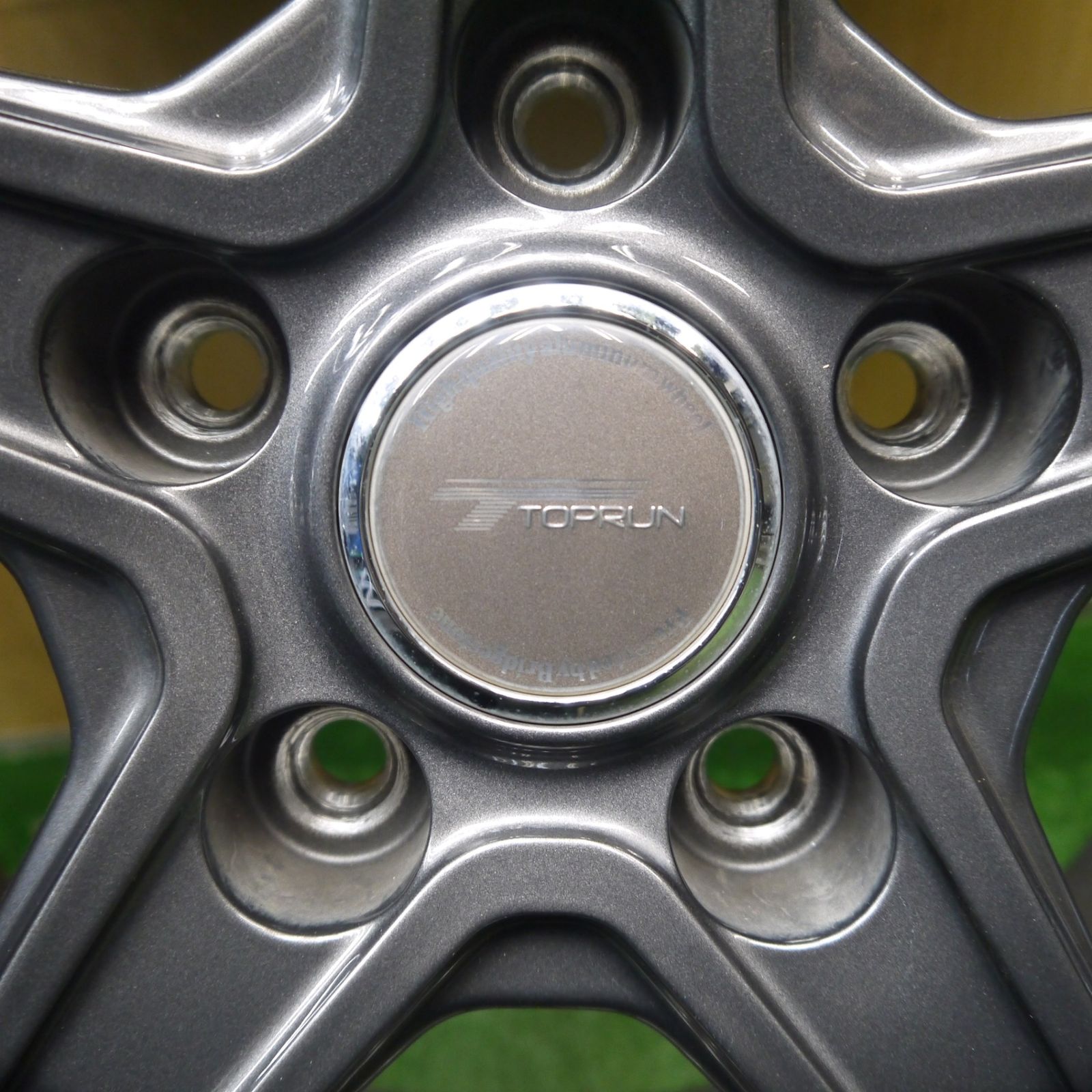 バリ溝！キレイ！9.5分☆スタッドレス 215/55R17 ブリヂストン 