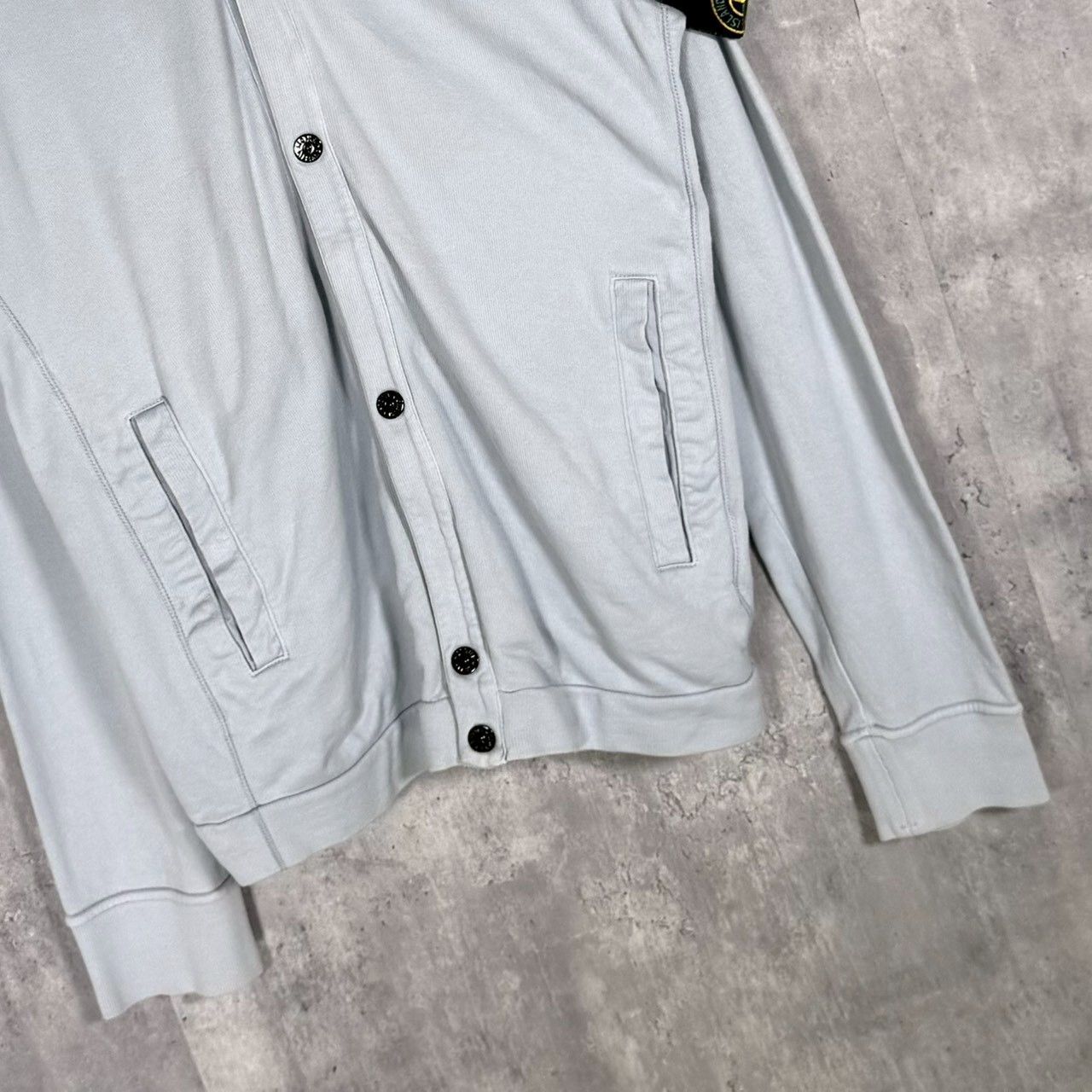 STONE ISLAND』ストーンアイランド（L）Vネック カーディガン - メルカリ
