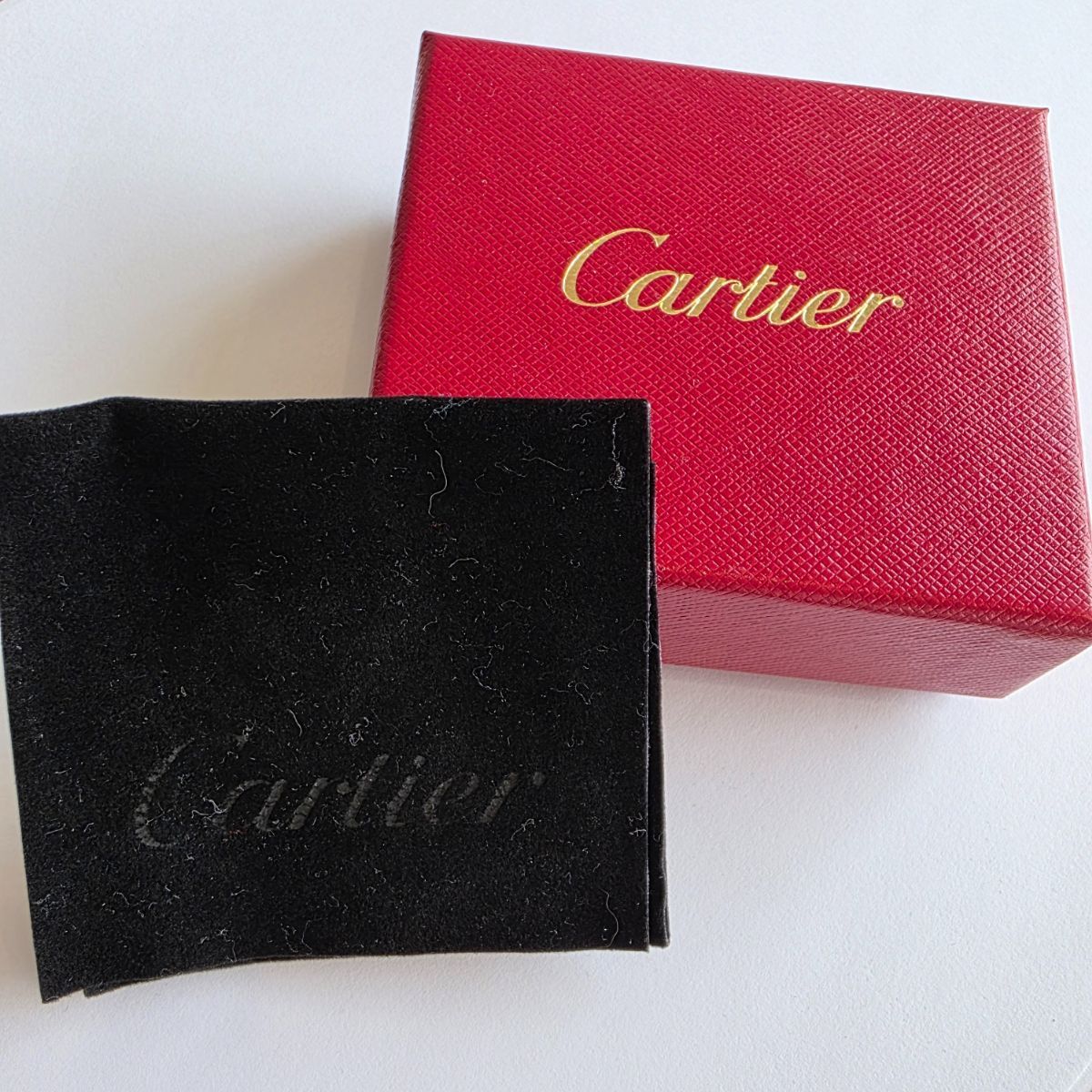CARTIER カルティエ 2C ツーシー モチーフ キーホルダー トップ ロゴ