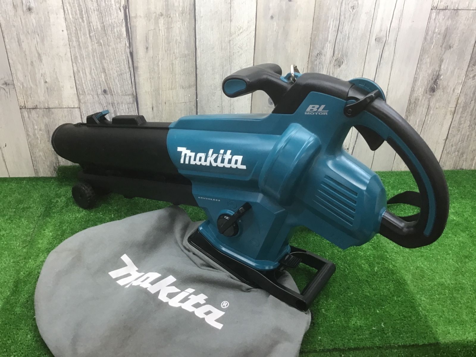 中古動作品】マキタ(makita) コードレスブロワ集じん機 MUB187DZ 