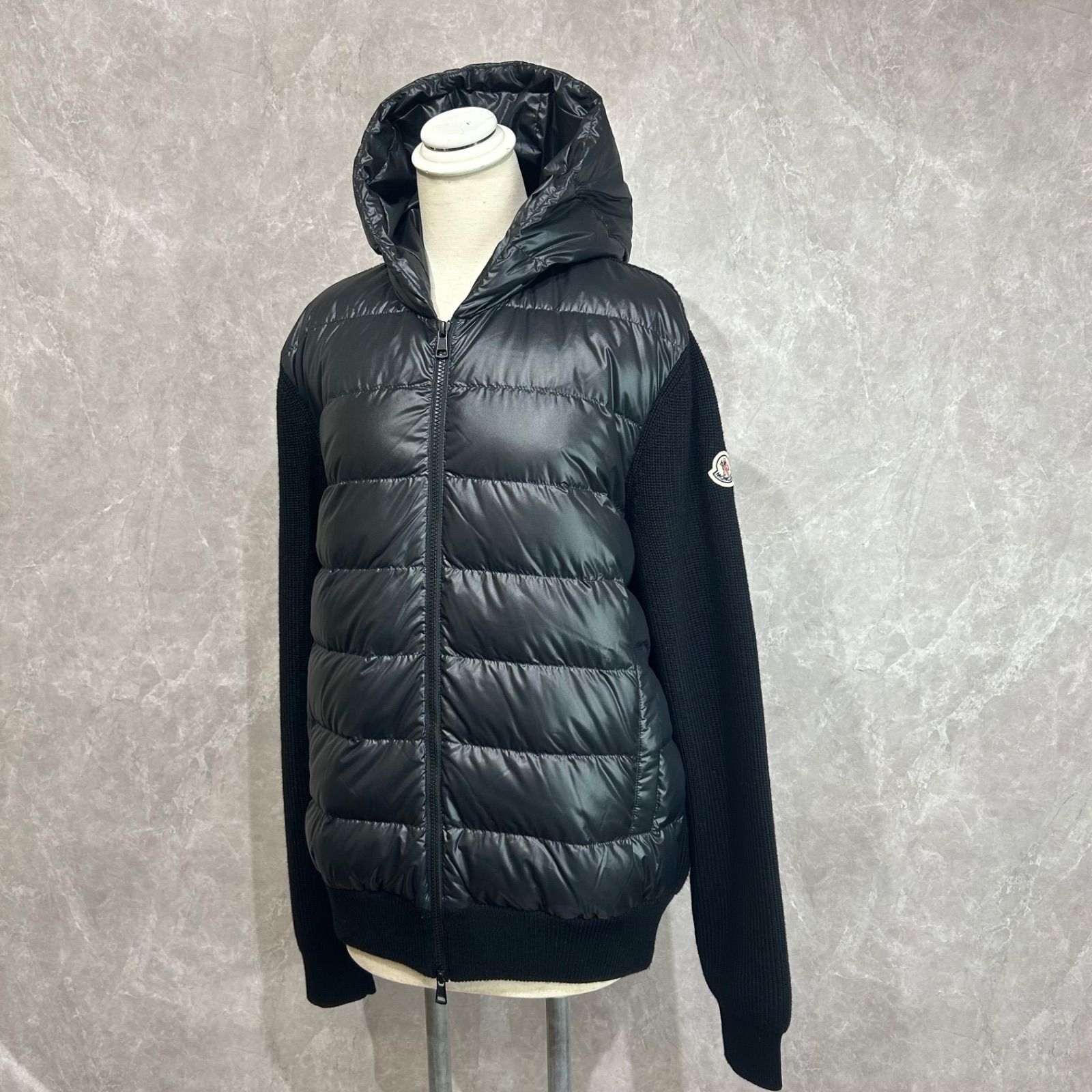 現行モデル未使用級 MONCLER モンクレールハイブリッドダウン 現行モデル未使用級 MONCLER モンクレールハイブリッドダウン