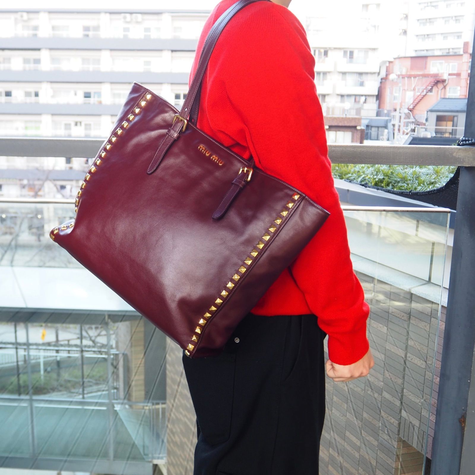 miu miu バイカラー レザー トートバッグ miu miu バイカラー レザー トートバッグ 【公式通販】