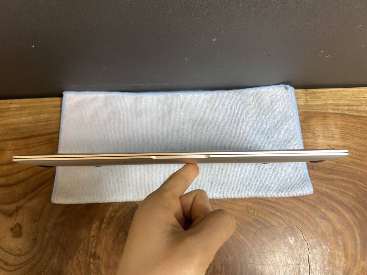 美品］Apple MacBook Air（13インチ， 2020）/ Apple M1 / メモリ16GB 