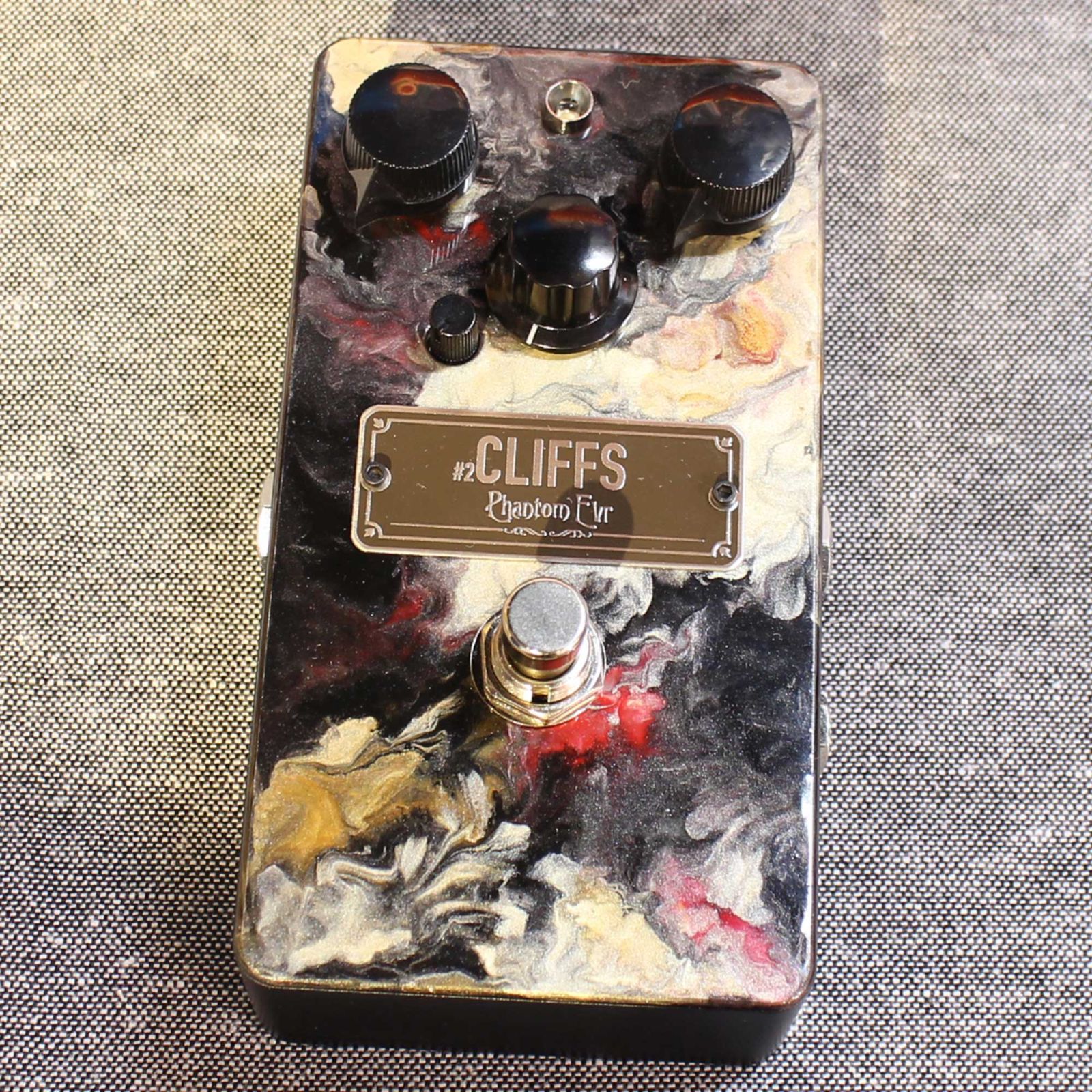 新品 Phantom EVR #2 Cliffs Phantom fxとLeqtique (EVR)による、15年