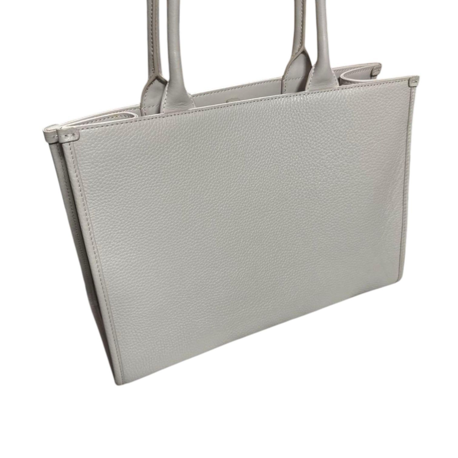 現行モデル FURLA フルラ トートバッグ エンボスロゴ - メルカリ