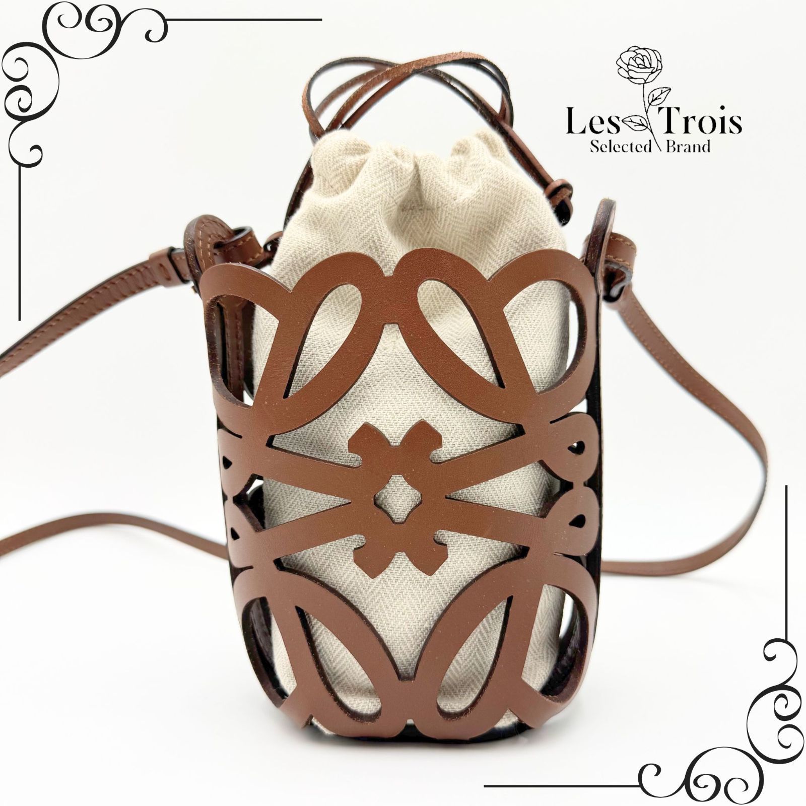極美品 LOEWE ロエベ カットアウト ショルダーバッグ アナグラム 
