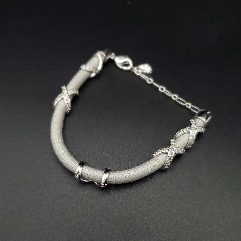 SWAROVSKI スワロフスキー Hyphen Grey ブレスレット バングル クロス 