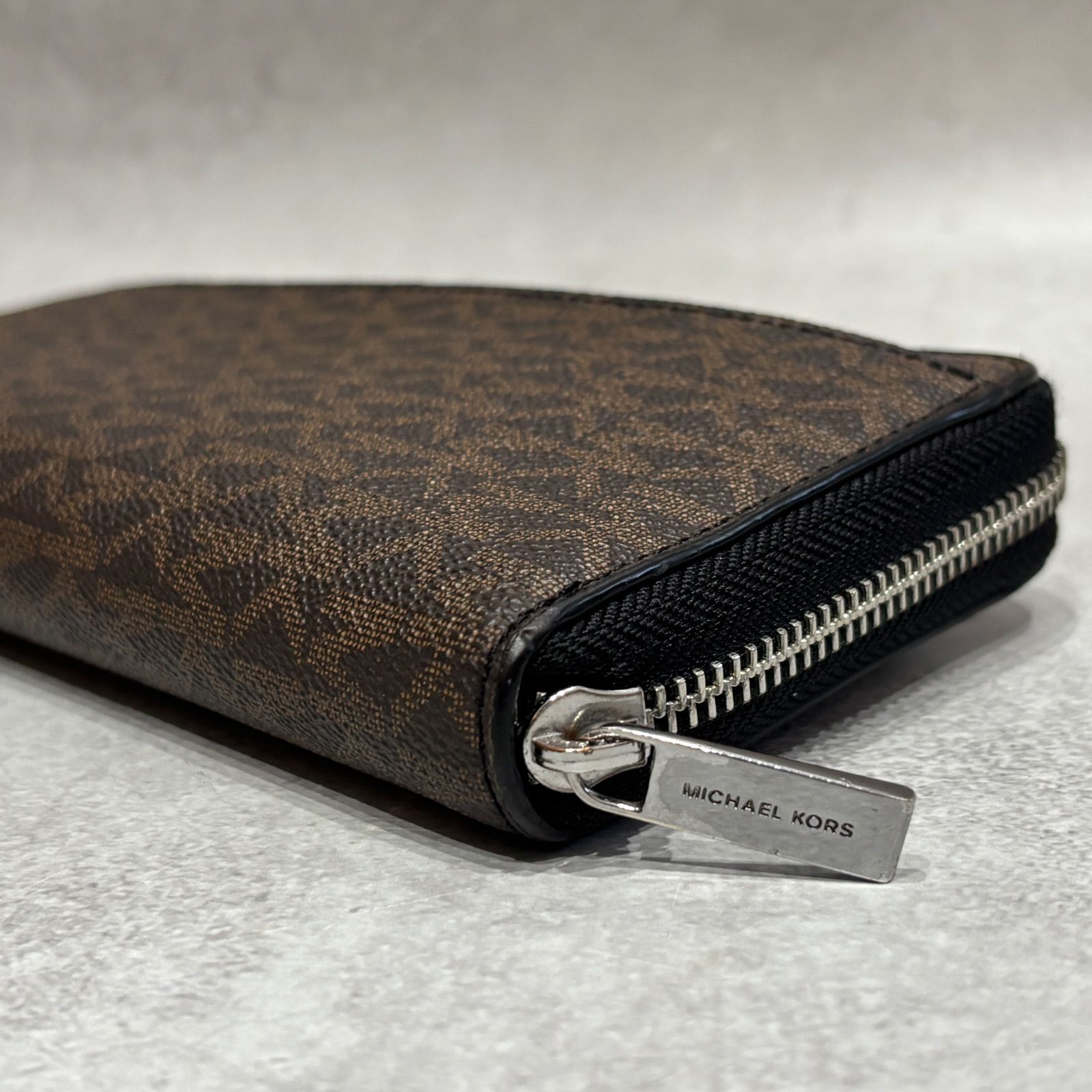 MICHAEL KORS マイケルコース MKシグネチャー ラウンドファスナー 長 