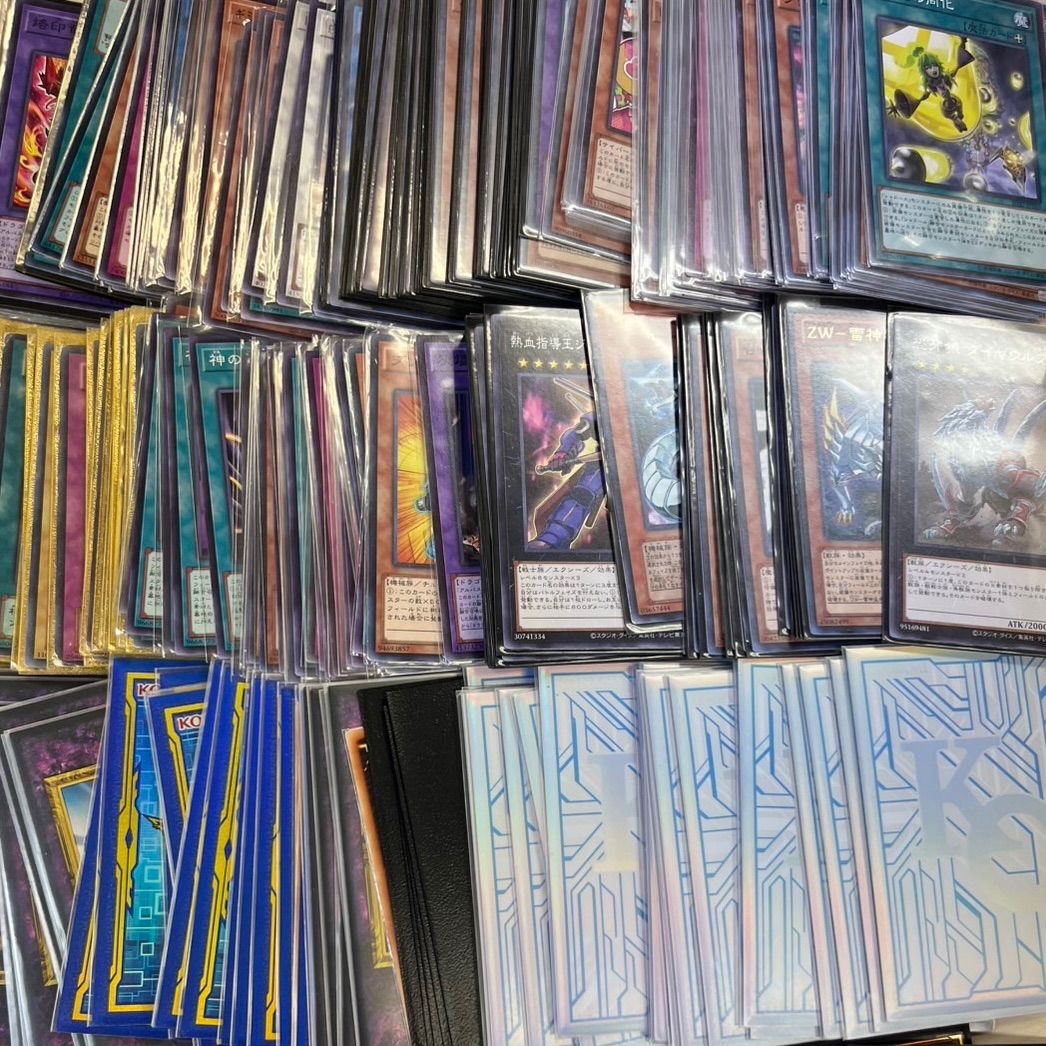 遊戯王 大量まとめ売り スリーブ入りカードのみ 1箱 約20kg - Mercari
