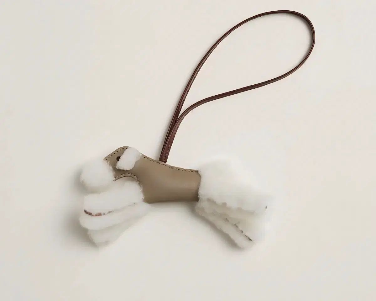 驚きの破格値，100%新品 エルメス バディ バッグチャーム エクリュ 