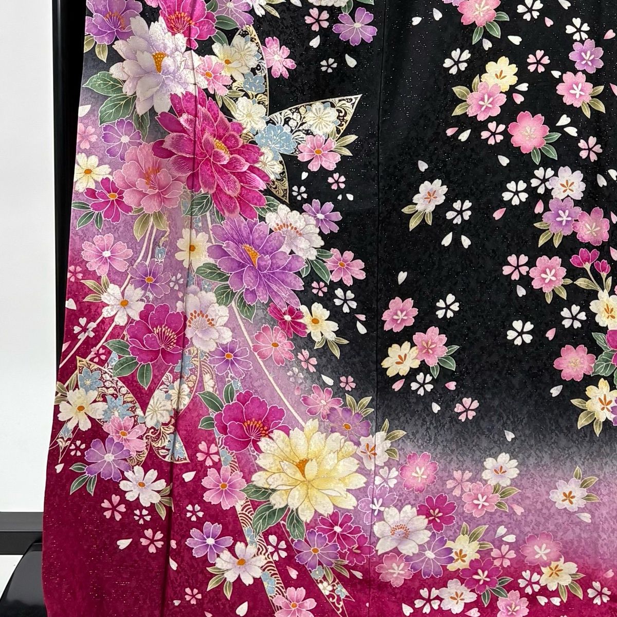 振袖 身丈165cm 裄丈69cm L 袷 薔薇 蝶 金銀彩 ぼかし えんじ色 正絹