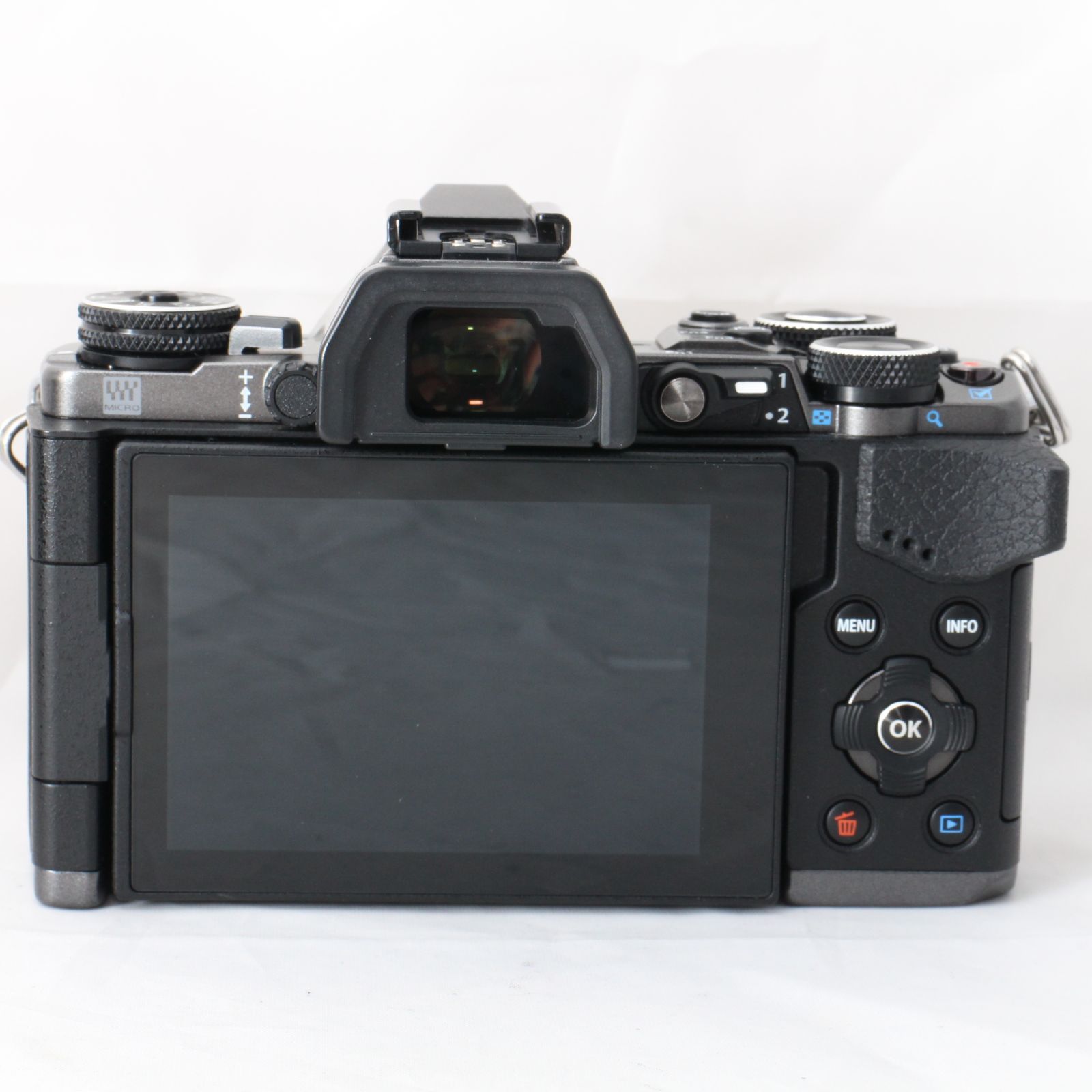 ☆美品・ショット数3308☆ OLYMPUS ミラーレス一眼 OM-D E-M5 MarkII
