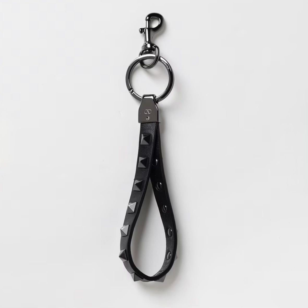 新品未使用⭐︎VALENTINOキーホルダー 新品未使用】VALENTINO バレンティノ キーリング キーホルダー - メルカリ