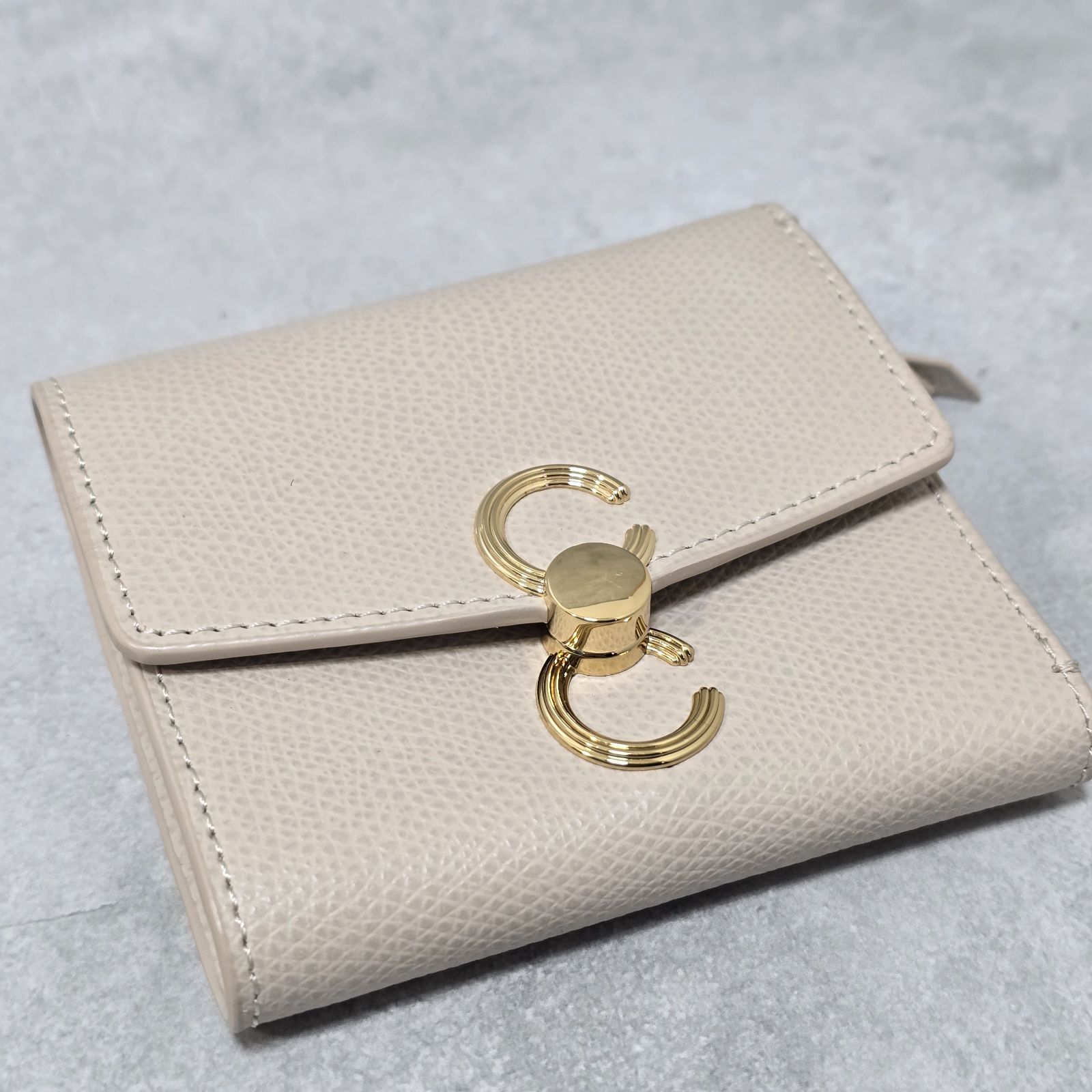 ✨未使用・極美品CAFUNE カフネ DOUBLE-C WALLET ダブルシー