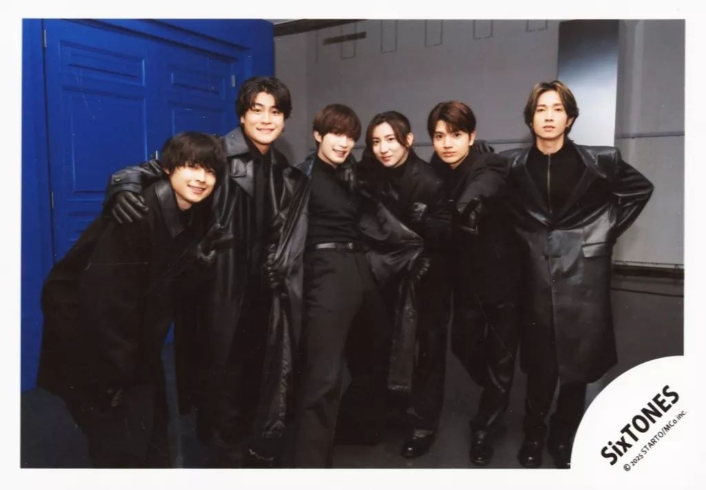 SixTONES 公式写真オフショット 6人集合まとめ SixTONES、家族写真の