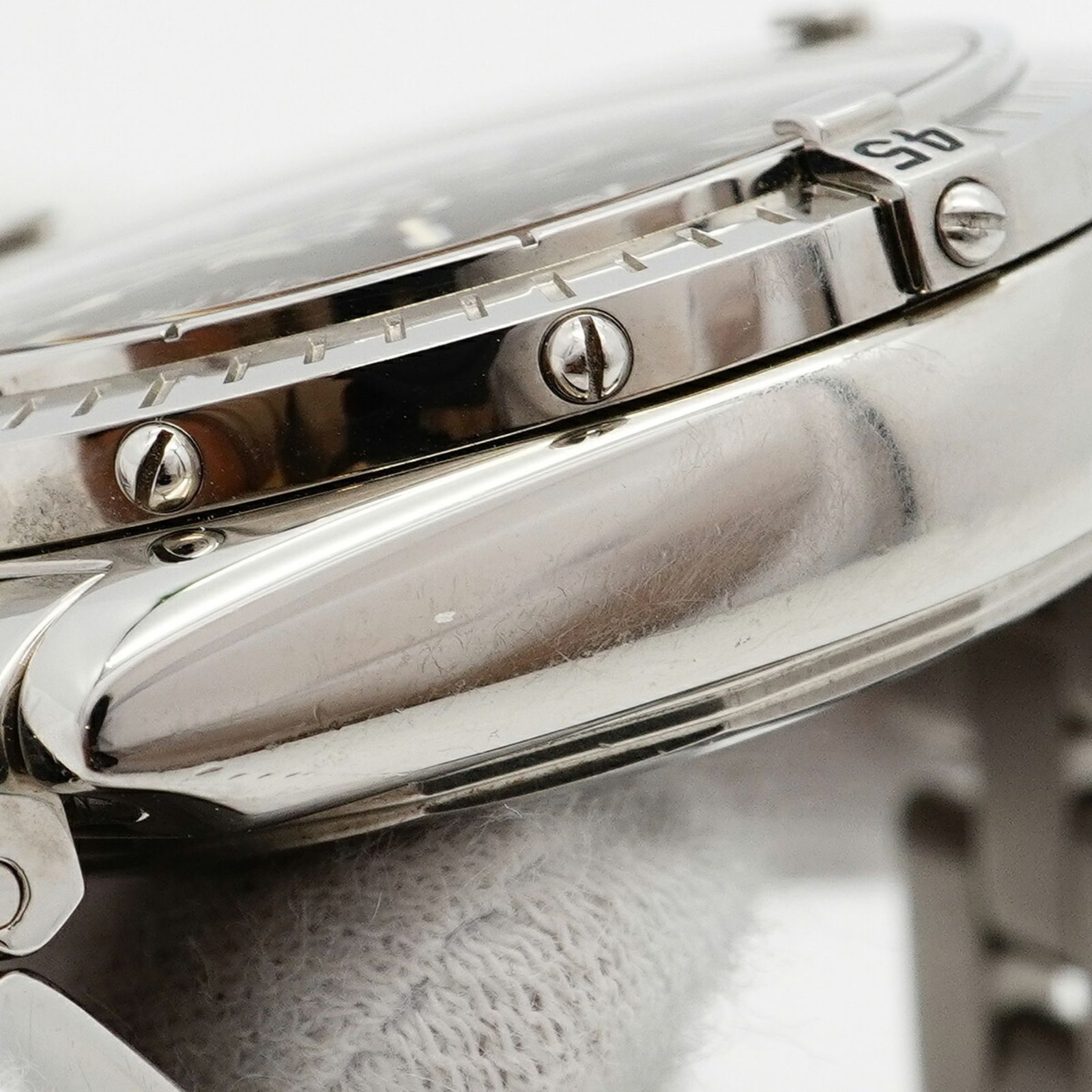 A13350 黒文字盤腕時計