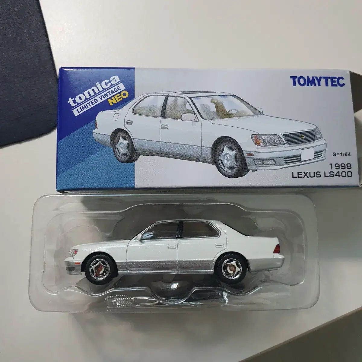 トミカ リミテッド ヴィンテージ レクサス LS400 - メルカリ