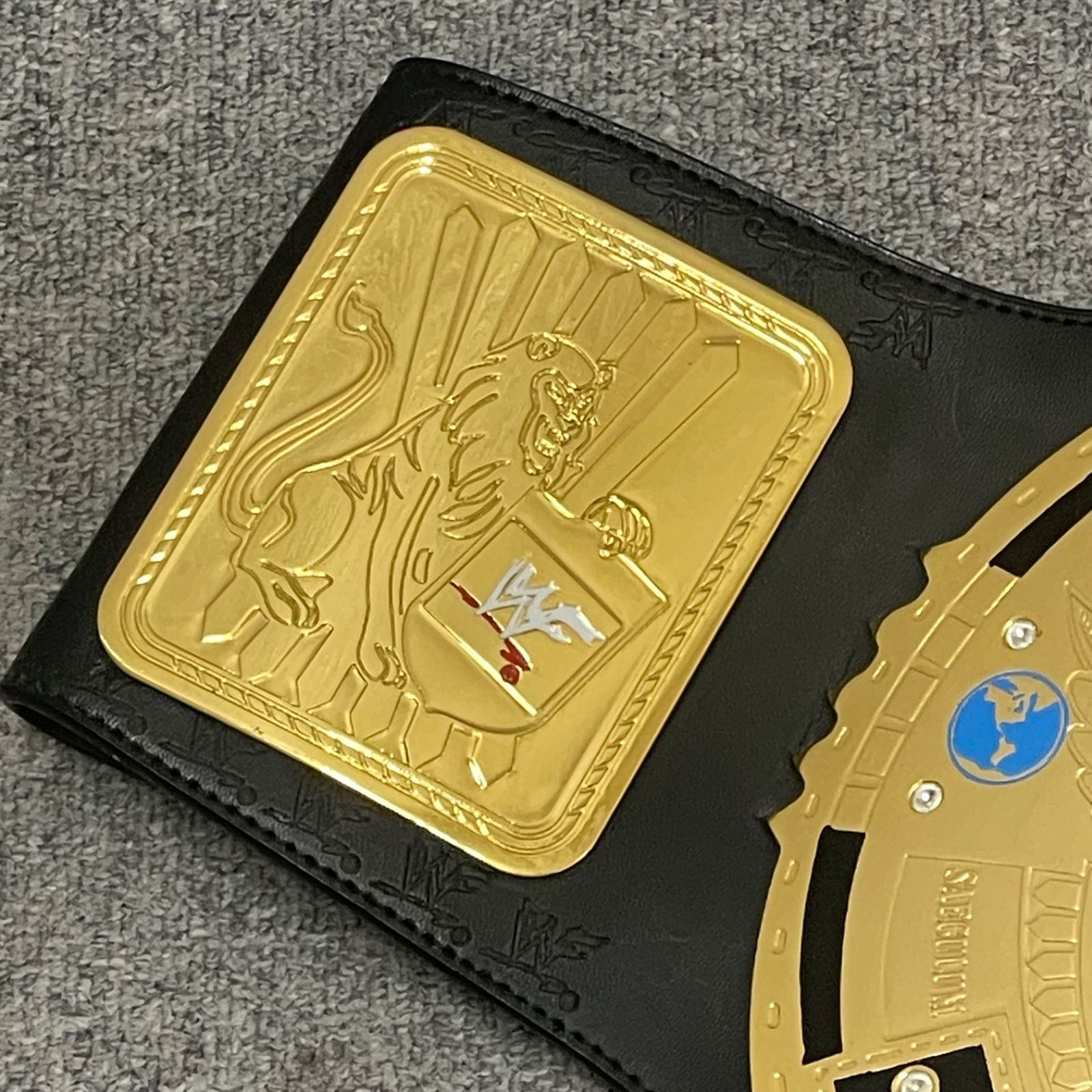 NPA】WWE ビッグイーグル チャンピオンベルト レプリカ - メルカリ