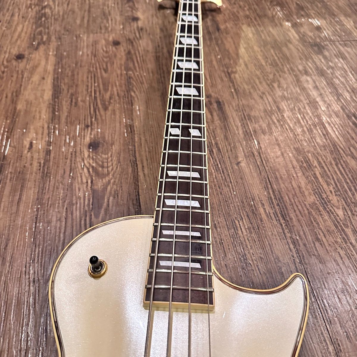 Greco LGB-90 LP Custom Bass Pearl White 2002年製 レスポール ベース