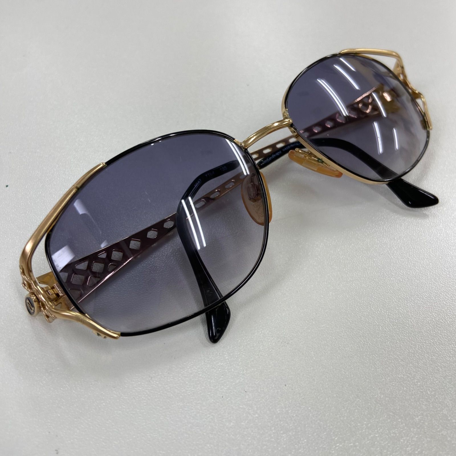 SAINT LAURENT サンローラン 初期モデル サングラス　本体のみ SAINT LAURENT サンローラン 初期モデル YSLサングラス 本体のみ SAINT
