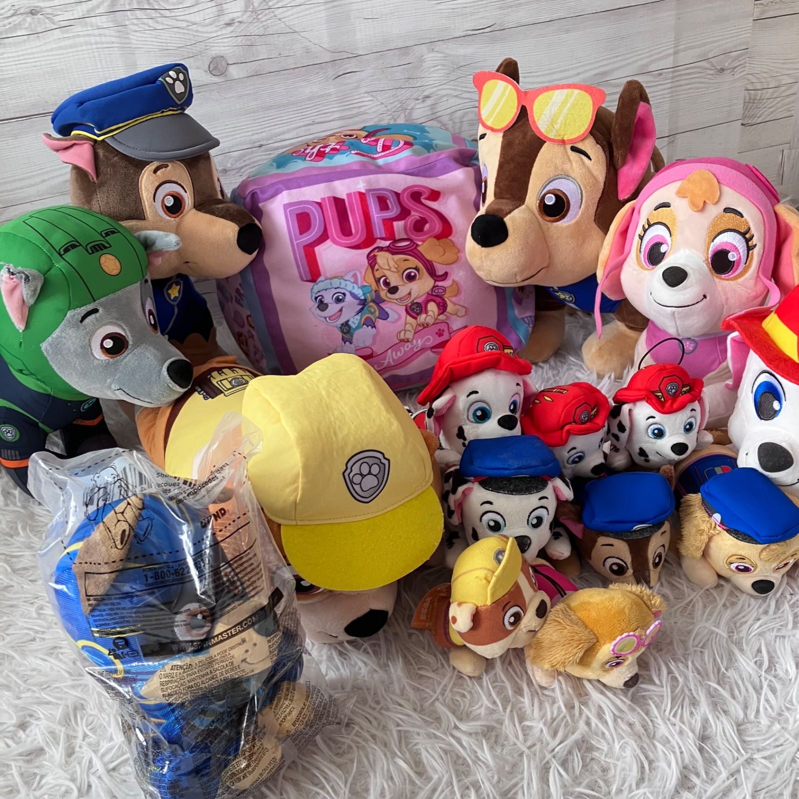 ぬいぐるみセット ダンボールいっぱいまとめ売り！アンパン・パウパトロールetc. ぬいぐるみセット ダンボールいっぱいまとめ売り！アンパン・パウ