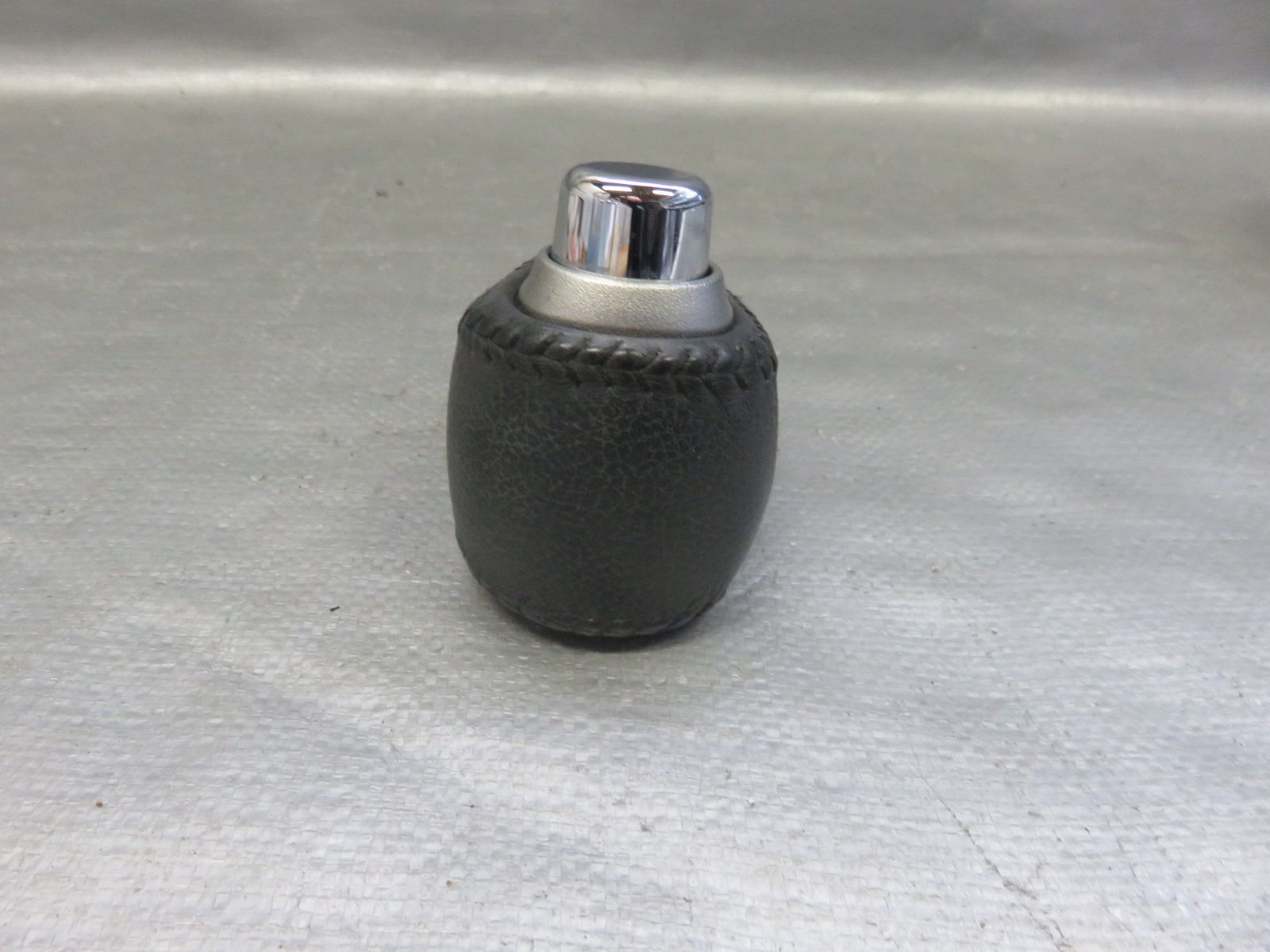 岩手 盛岡発】中古 純正 エルグランド DBA-PNE52 「シフトノブ 