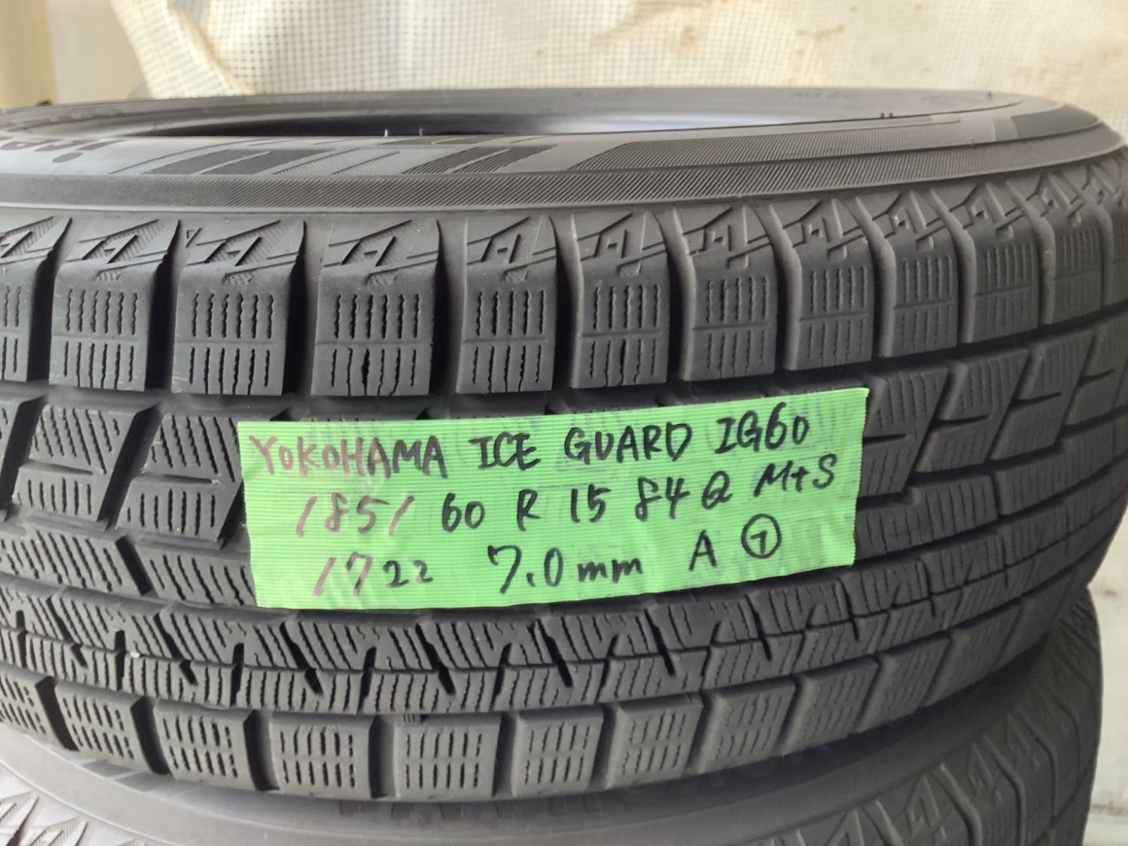 送料込み] 185/60R15 84Q M＋S 2022年製 YOKOHAMA ICE GUARD IG60 