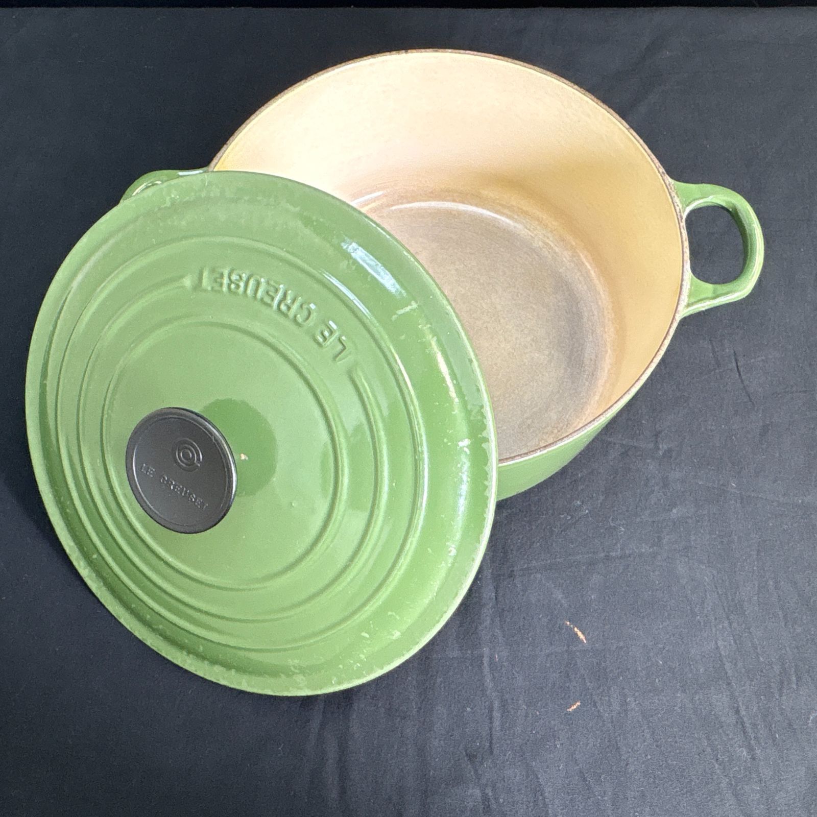 ル・クルーゼ 廃盤色 ココットロンド 20 モスグリーン 美品 【公式通販】 ル・クルーゼ 廃盤色 ココットロンド 20 モスグリーン 美品 【公式通販】