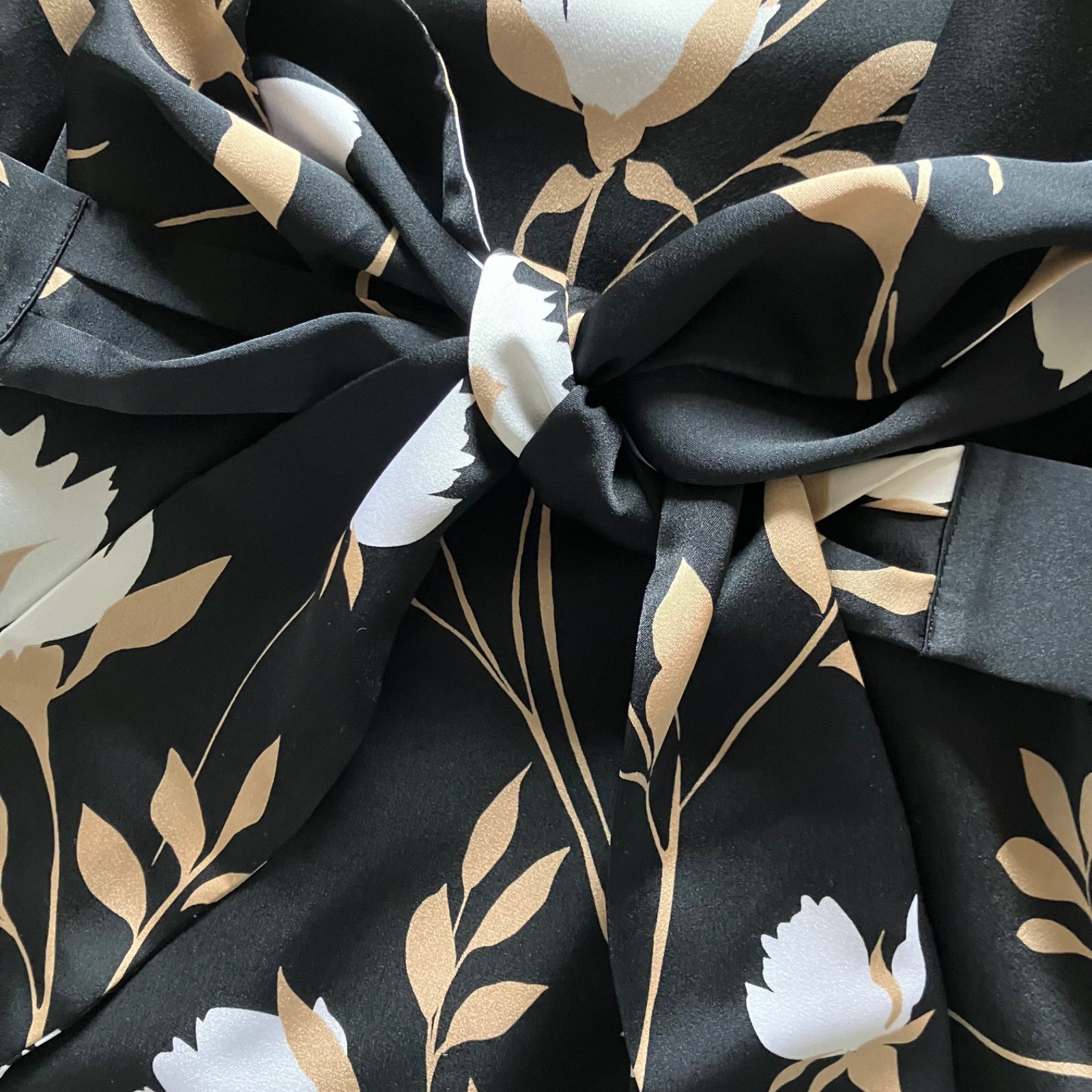 タグ付き☆ トゥービーシック TO BE CHIC 花柄ワンピース 黒 42 リボン