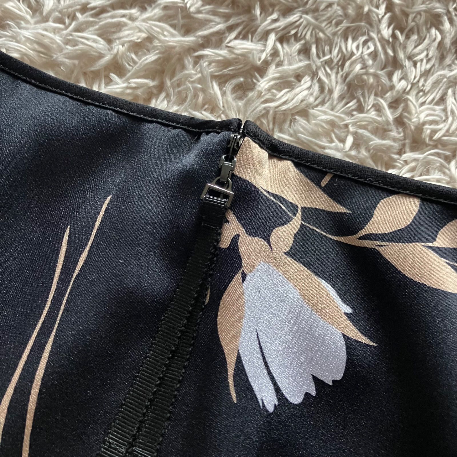 タグ付き☆ トゥービーシック TO BE CHIC 花柄ワンピース 黒 42 リボン