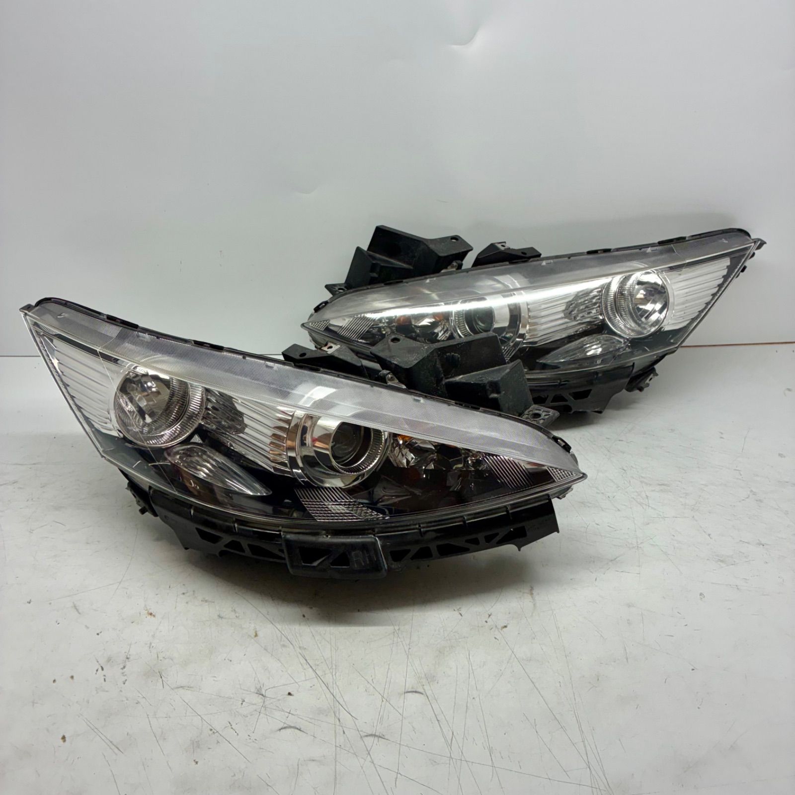 ビアンテ CCEFW 純正 左 ヘッドライト STANLEY P8161 HID