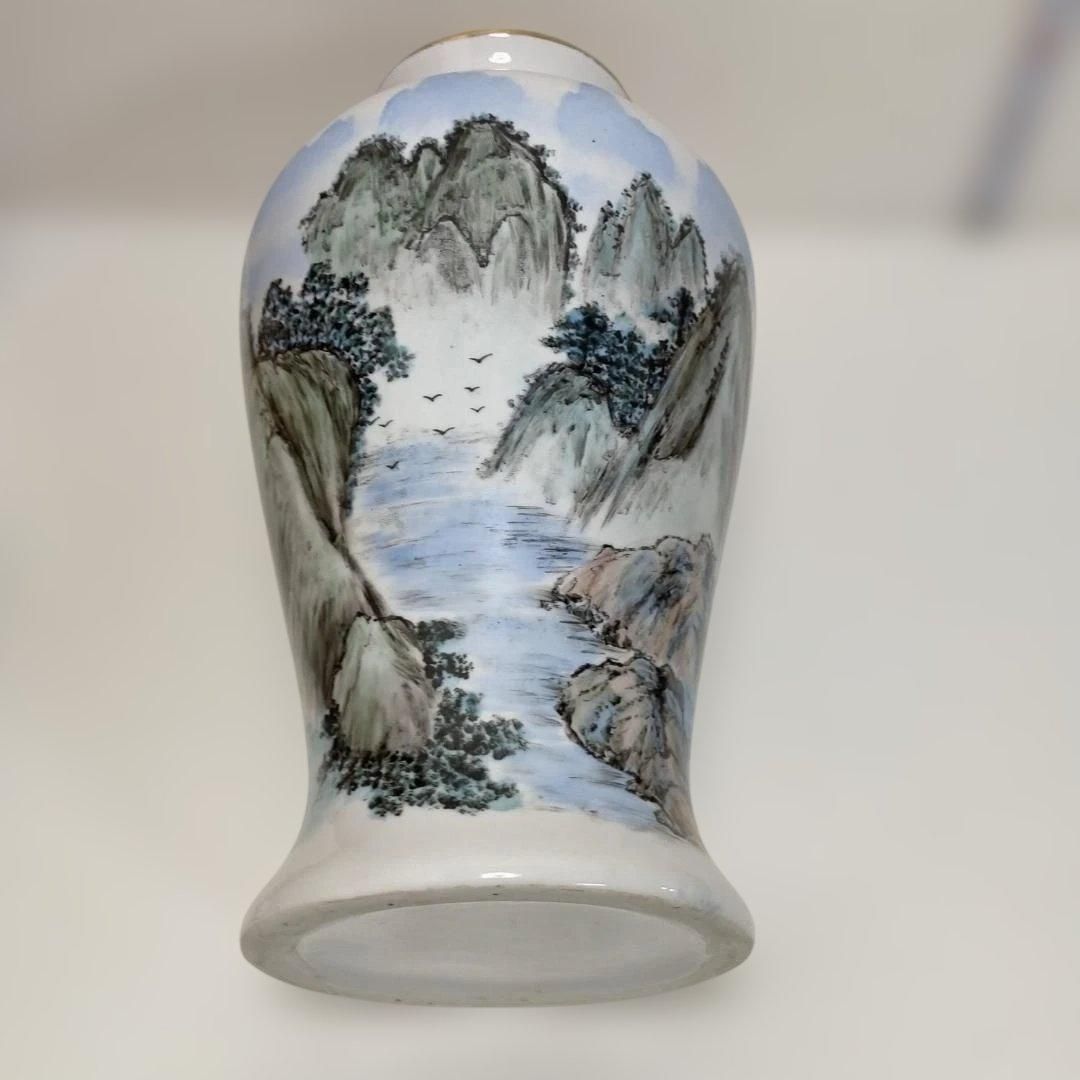 132th 山水風景図 花瓶 在銘 共箱(蓋無し) 日動画廊 第4回 132th 山水風景図 花瓶 在銘 共箱(蓋無し) 日動画廊 第4回